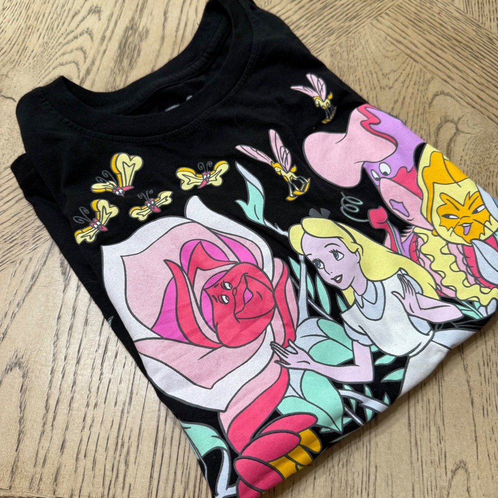 Disney Size Medium Black Mutlicolor Alice‎ in Wonderland Graphic T Shirt